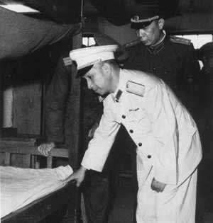 中国人民解放军高级将领粟裕逝世(转自：历史上的今天。com)