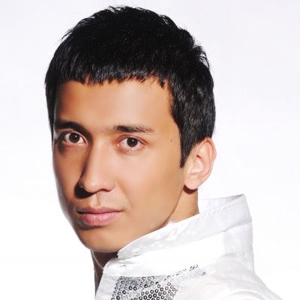 玉米提.帕日哈提的英文名